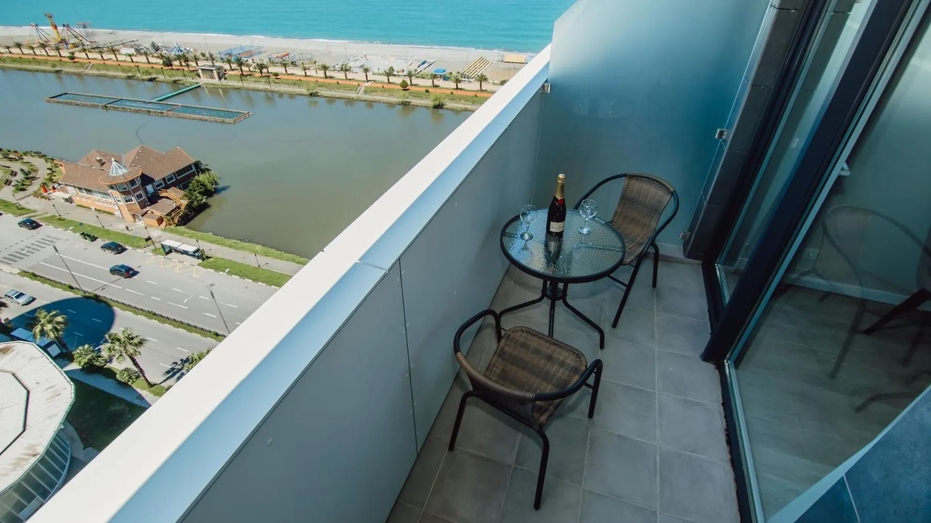 Oval Palace Apartments Batumi