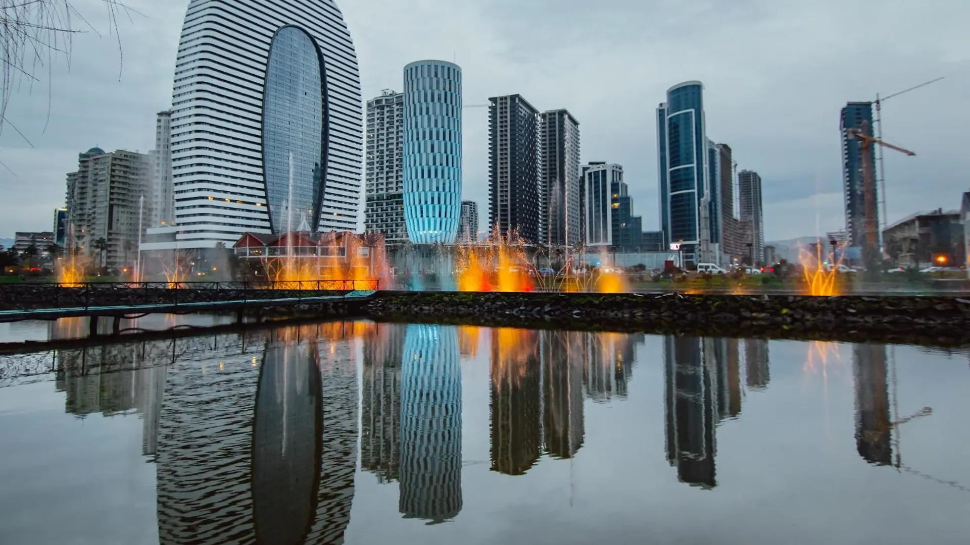 Oval Palace Apartments Batumi