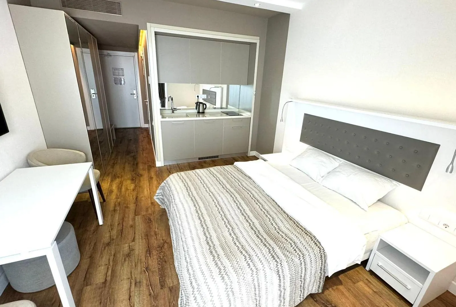 Oval Palace Apartments Batumi